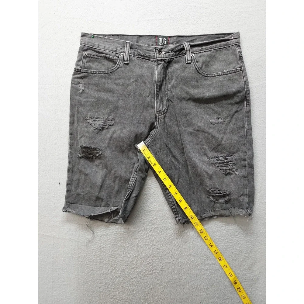 Urban Outfitters Men Jean Short 33 Gray Denim Distressed Bermuda Slim Fit Cozy